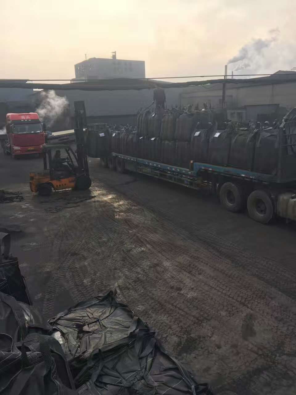 活性炭裝貨現(xiàn)場(chǎng)