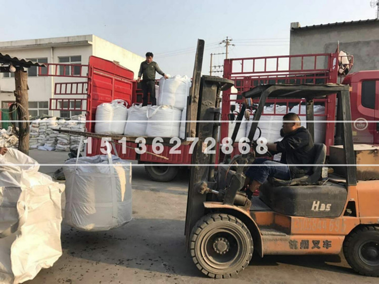 柱狀活性炭噸包裝車(chē)